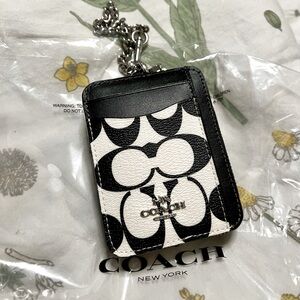 Coach Zip Card Case - Black/White